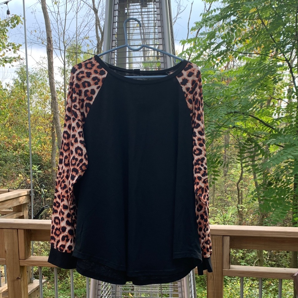 SHEIN Black Top with Leopard Print Sleeves